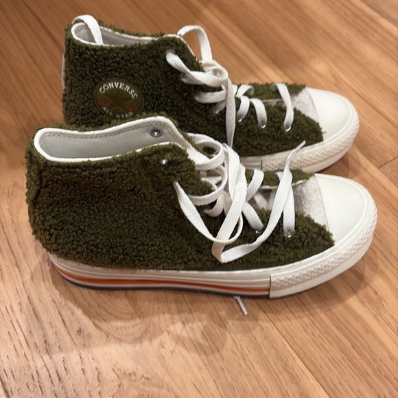 Converse - Picture 2 of 5